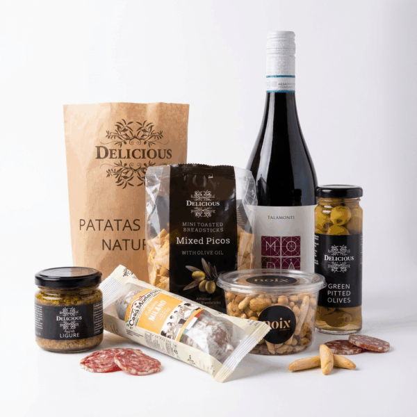 Italiaans borrelpakket met rode wijn