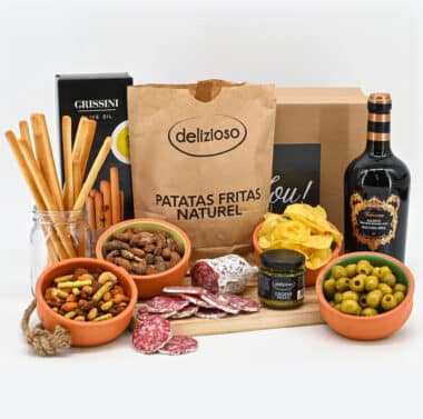 italiaans-borrelpakket-met-rode-wijn