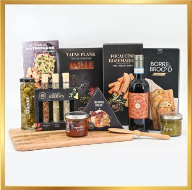 Het Boterplank Borrel Kerstpakket is het ideale cadeau voor borrelliefhebbers en zorgt voor een smaakvolle en gezellige feestdagen.