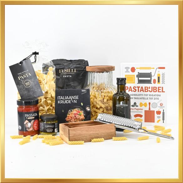 Het Pasta & Passata Kerstpakket bevat alles wat je nodig hebt om de lekkerste pastagerechten op tafel te zetten en te genieten van een Italiaanse beleving.