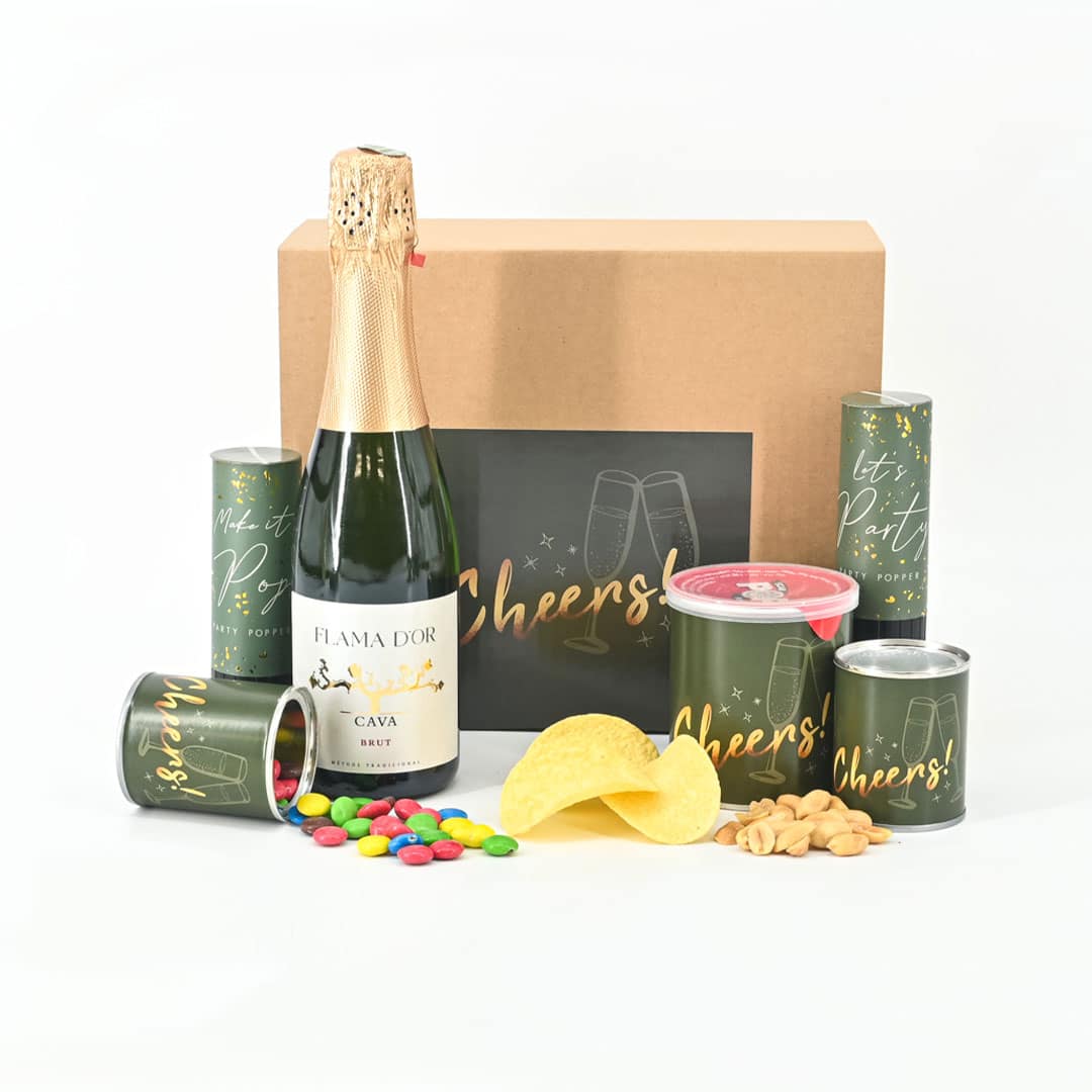 Feestelijke Borrelbox Proost met cava, snacks, party poppers en een gratis wenskaart. Luxe geschenkdoos voor elk feestelijk moment.