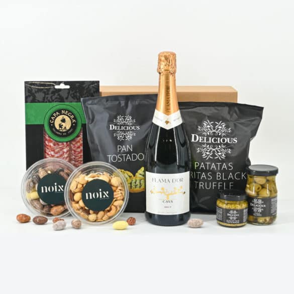 Luxe Prosecco Cadeaubox met Cava Flama d’Or brut, truffelchips, tapenade, salchichon, luxe notenmelange en meer, verpakt in een stijlvolle geschenkdoos.