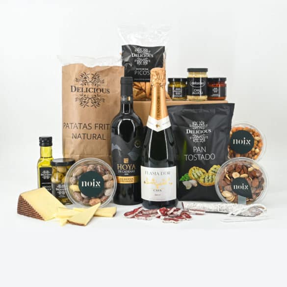 Luxe Cadeaupakket Spanje met Spaanse wijnen, cava, tapas, kazen, tapenades, aioli en chocolade in een elegante geschenkdoos met gratis wenskaart.